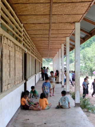 akha (75)